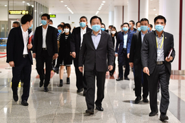 Kiểm tra công tác chống dịch Covid-19 tại sân bay Nội Bài